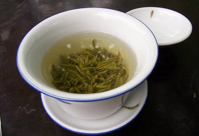 කොළ තේ (Green Tea) ගුණයිද?